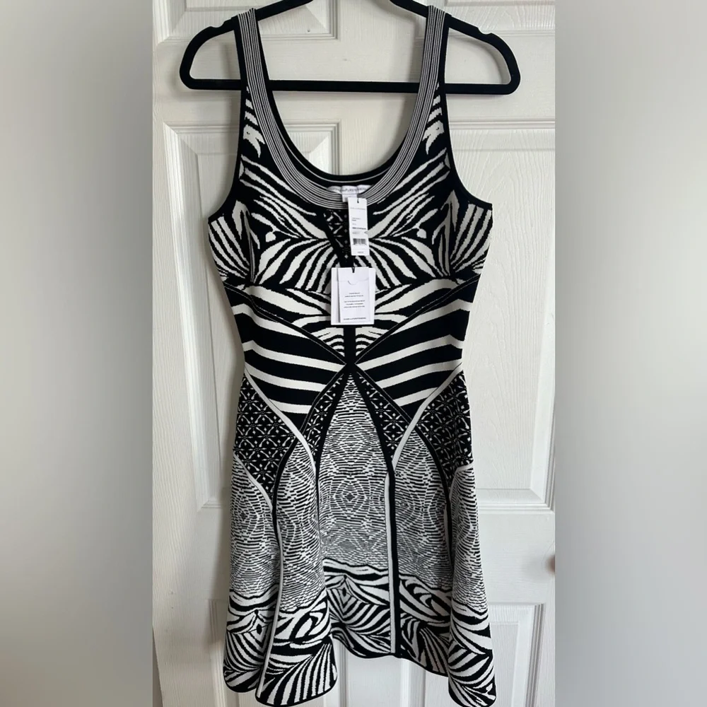 NWT DIANE VON FURSTENBERG DVF Fanny Thick Bandage Knit Zebra Tattoo Dress Med - Picture 3 of 7